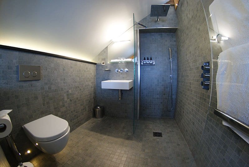 Chapel House, Penzance - ensuite shower and toilet