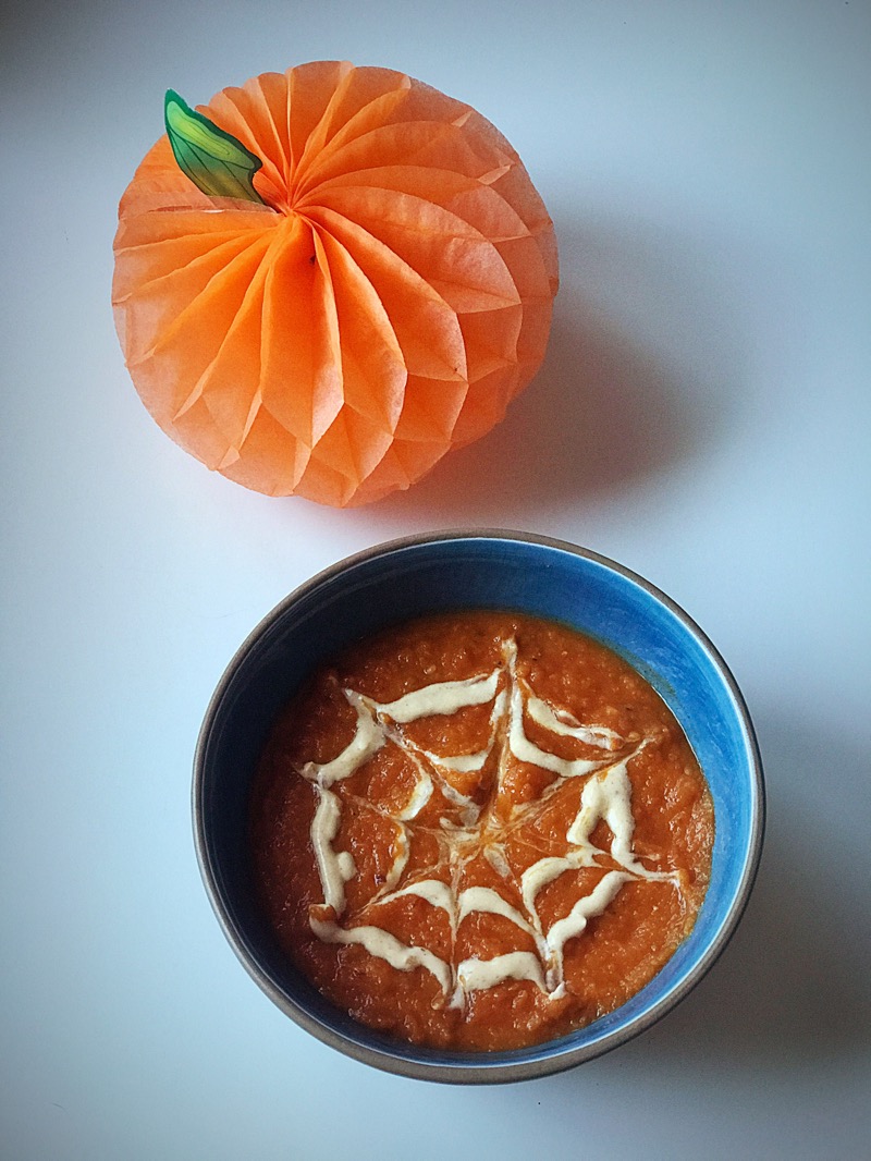 Spooky Halloween bean pumpkin soup