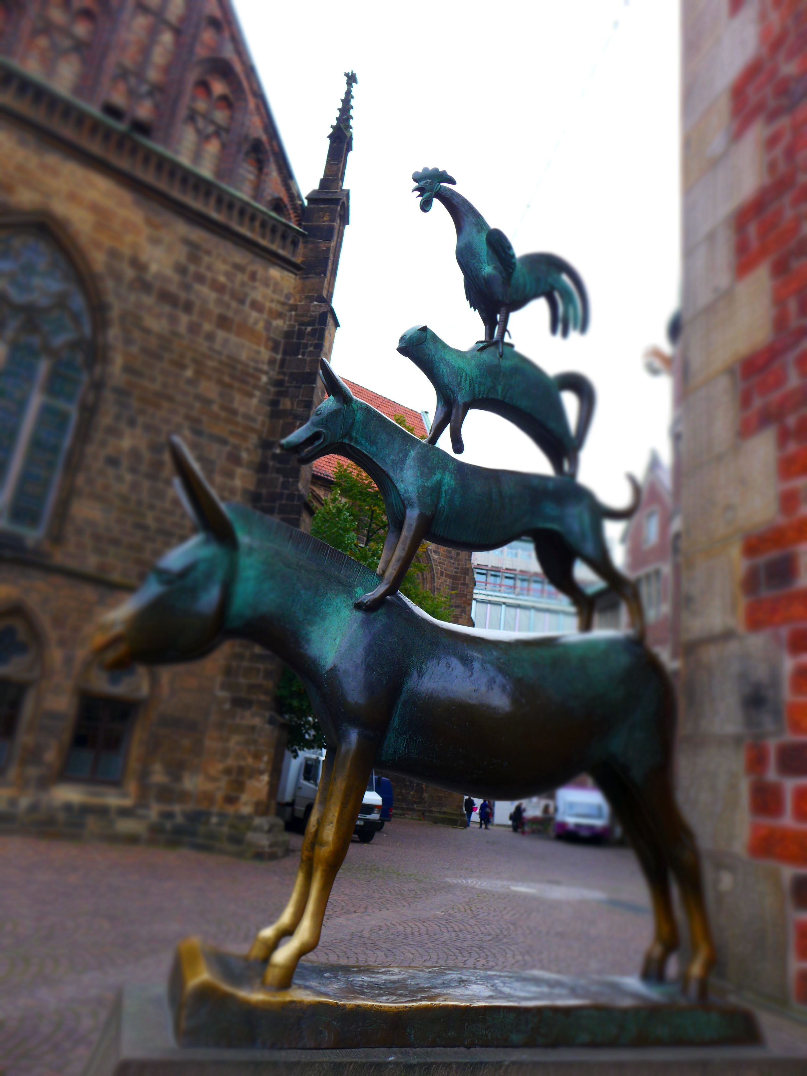 bremen town musicians statue