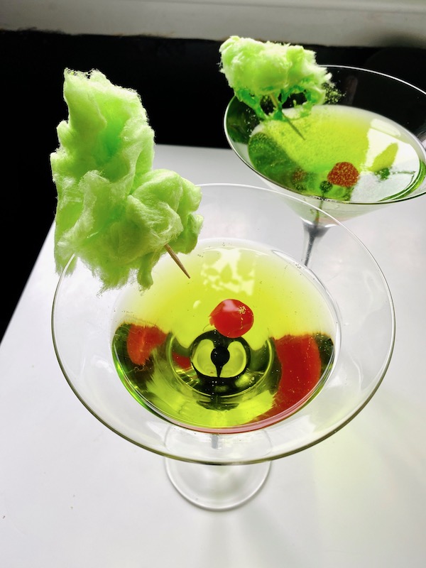 halloween vodka midouri martini spooktini image 3