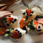 Berry pavlova