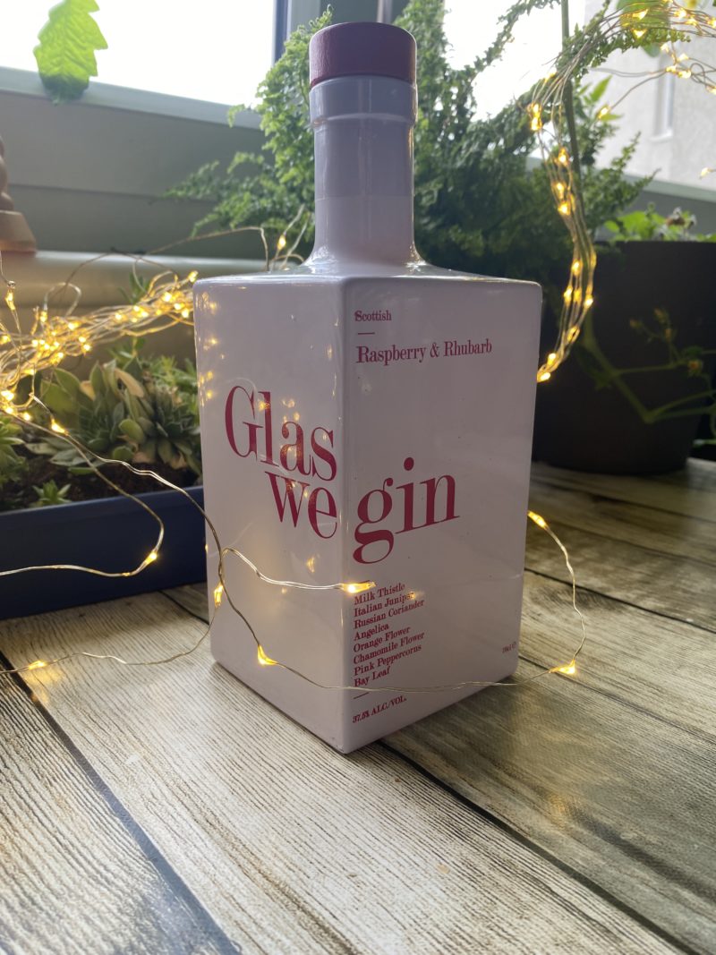 glaswegin raspberry and rhubarb gin perfect serve