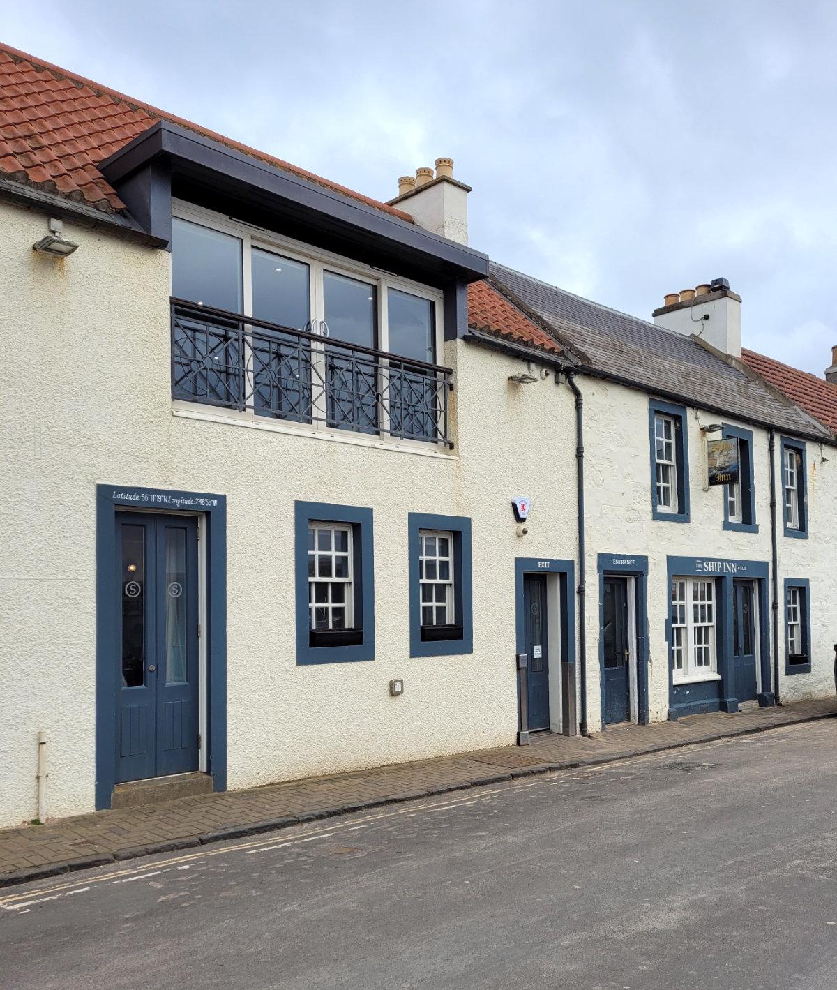 the ship inn elie outside