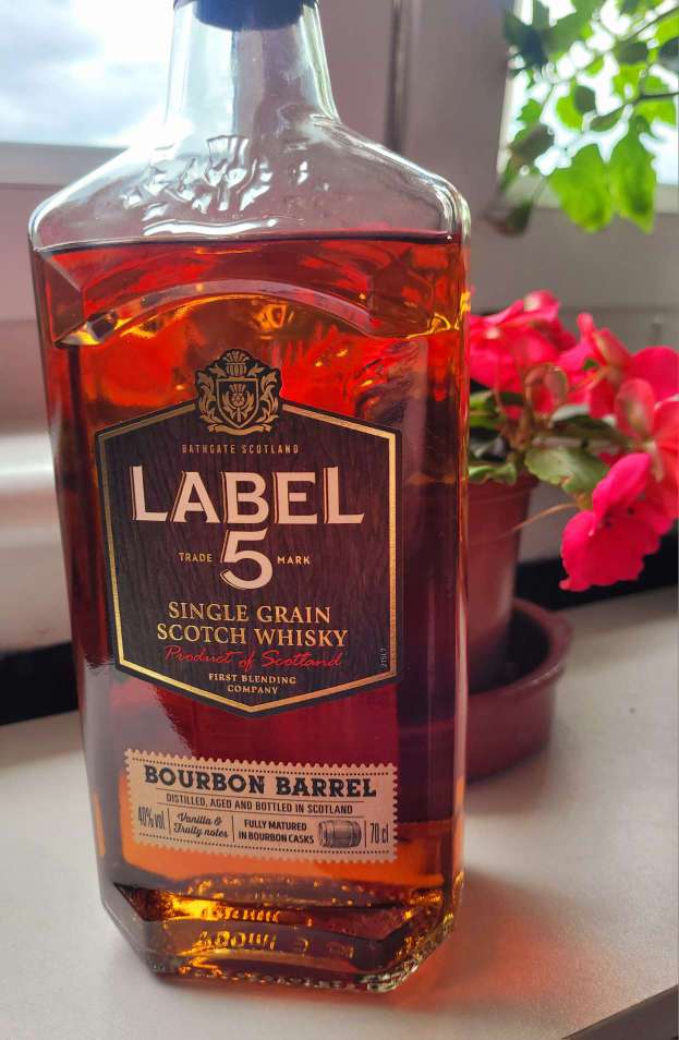 https://www.foodieexplorers.co.uk/label-5-launches-bourbon-barrel-its-first-single-grain-whisky-into-uk-market/
