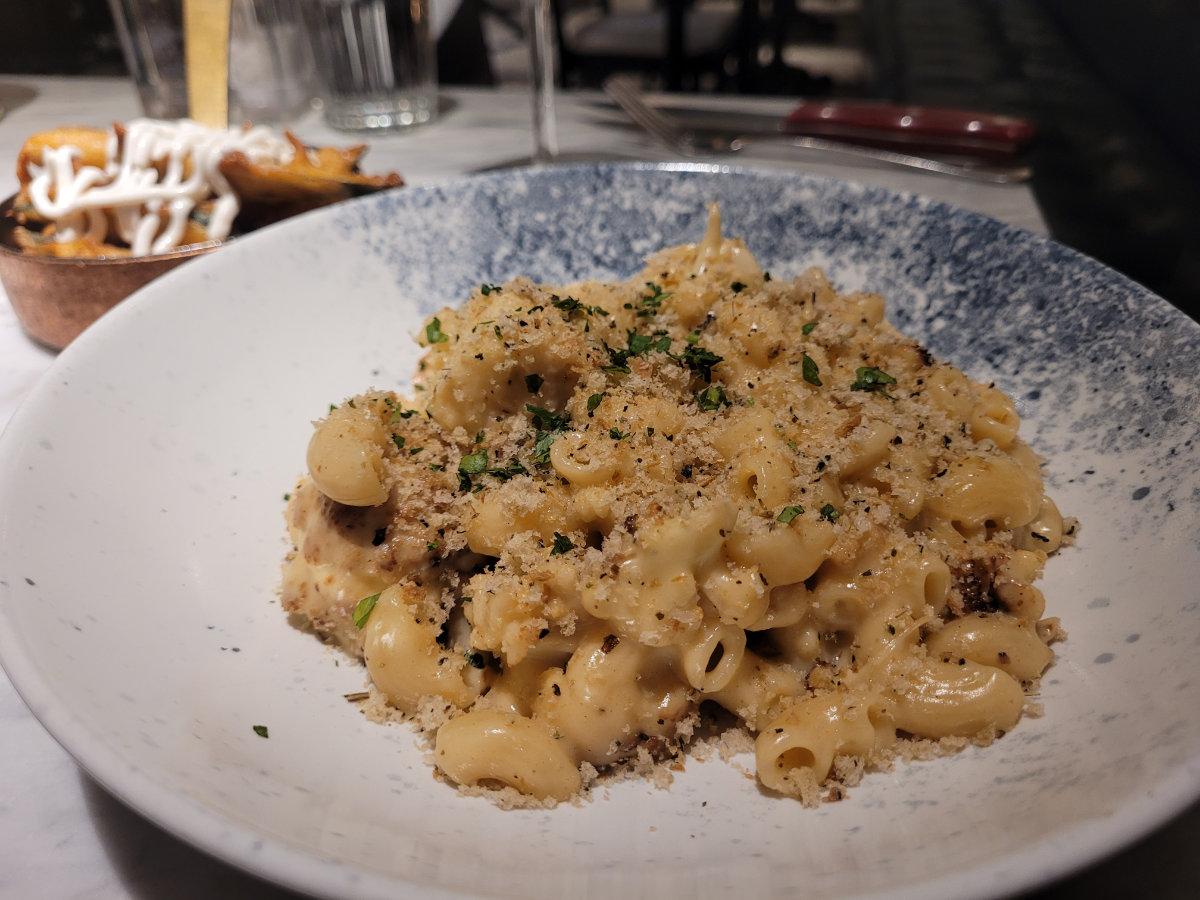 cauliflower mac and cheese alston glasgow