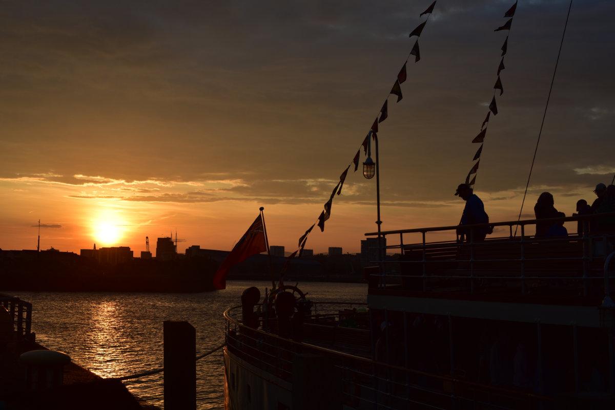 setting sun and passengers