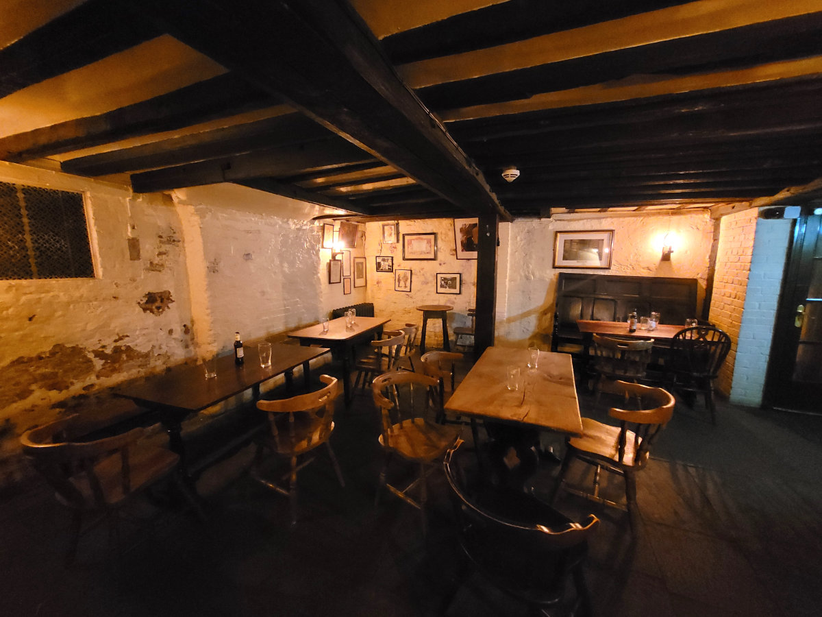 ye olde cheshire cheese inside 1