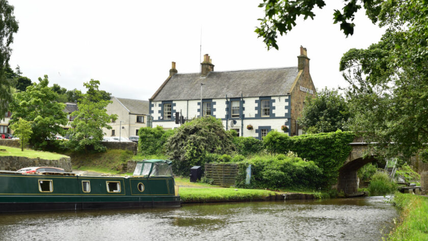 bridge inn ratho view from canal