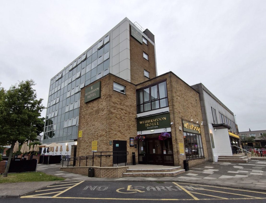 wetherspoons hotel glenrothes outside 2