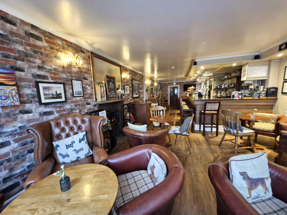 lamlash bay hotel arran bar area